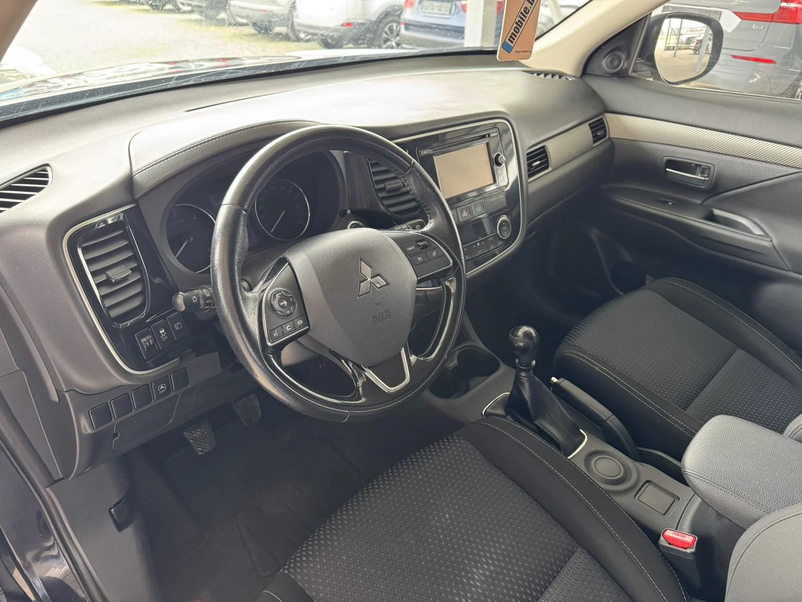Mitsubishi Outlander 2.2D* 150ps* 6ск* 7м* НАВИ* КАМЕРА* Keyless - изображение 9
