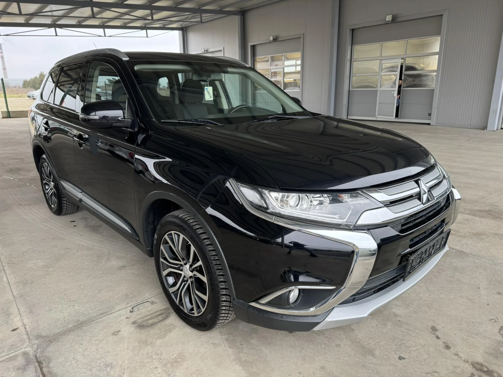Mitsubishi Outlander 2.2D* 150ps* 6ск* 7м* НАВИ* КАМЕРА* Keyless - изображение 7