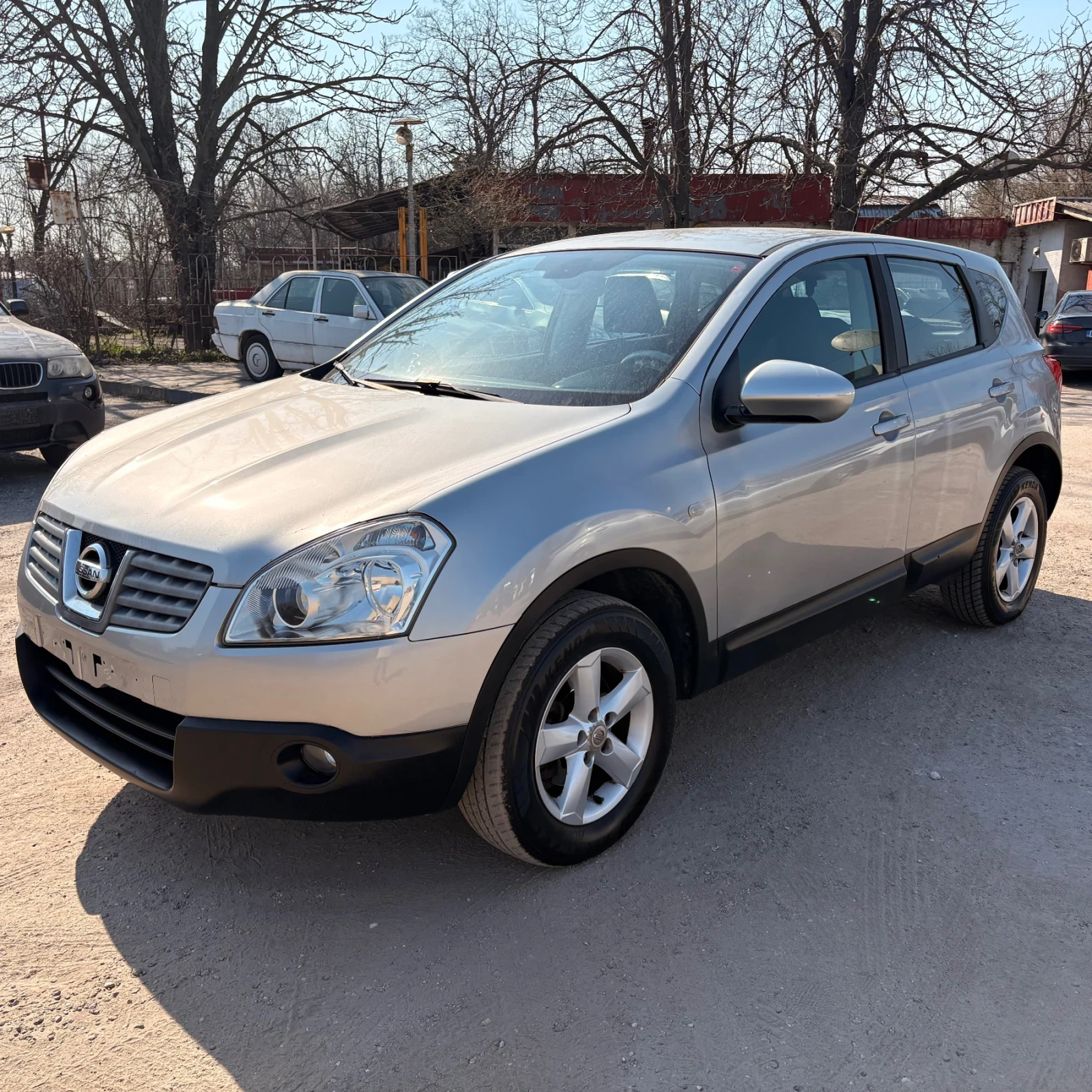 Nissan Qashqai 1.6 бензин с газ, снимка 3 - Автомобили и джипове - 53856503