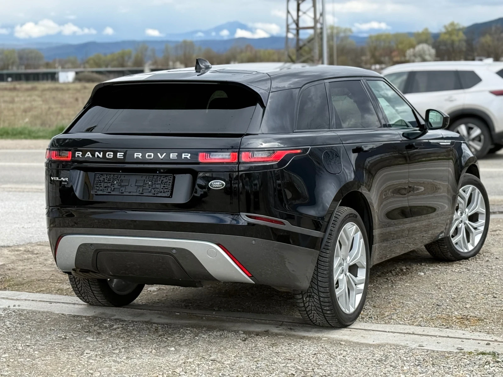 Land Rover Range Rover Velar 2.0  NAVI CAM ЛИЗИНГ БАРТЕР, снимка 6 - Автомобили и джипове - 54010590