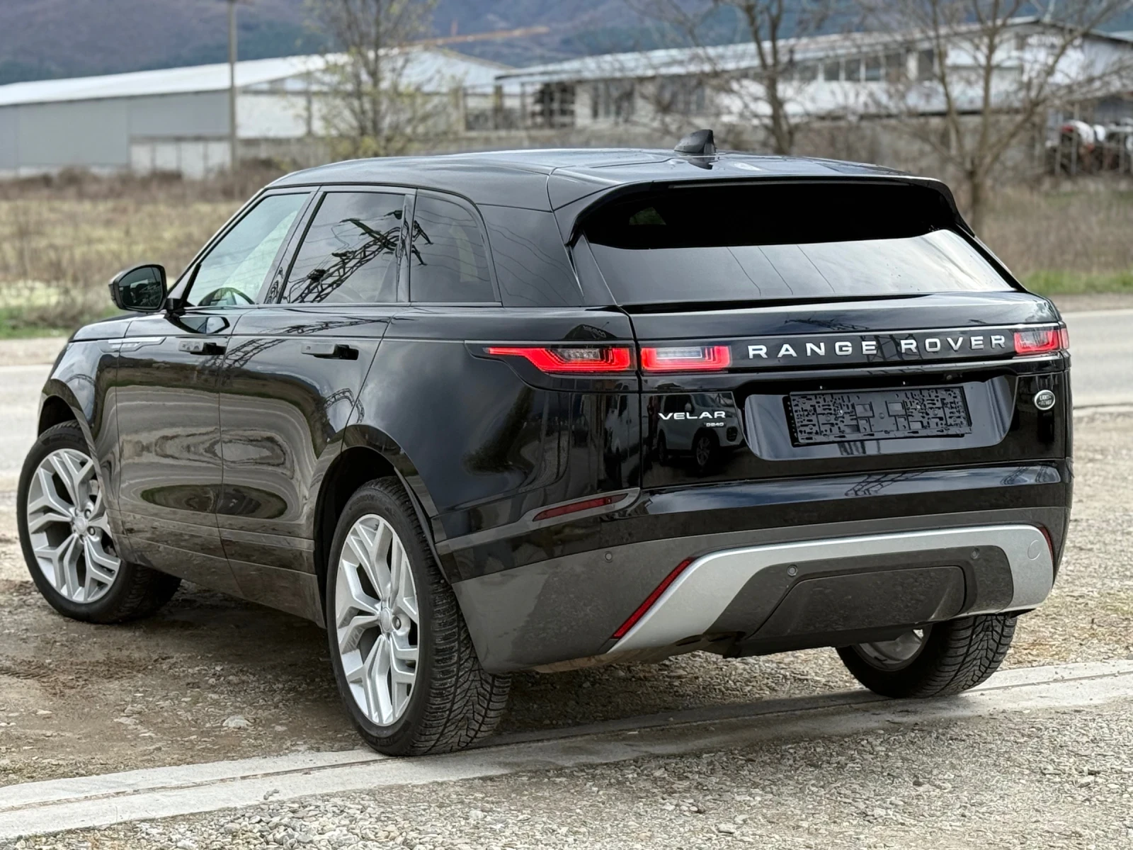 Land Rover Range Rover Velar 2.0  NAVI CAM ЛИЗИНГ БАРТЕР, снимка 4 - Автомобили и джипове - 54010590