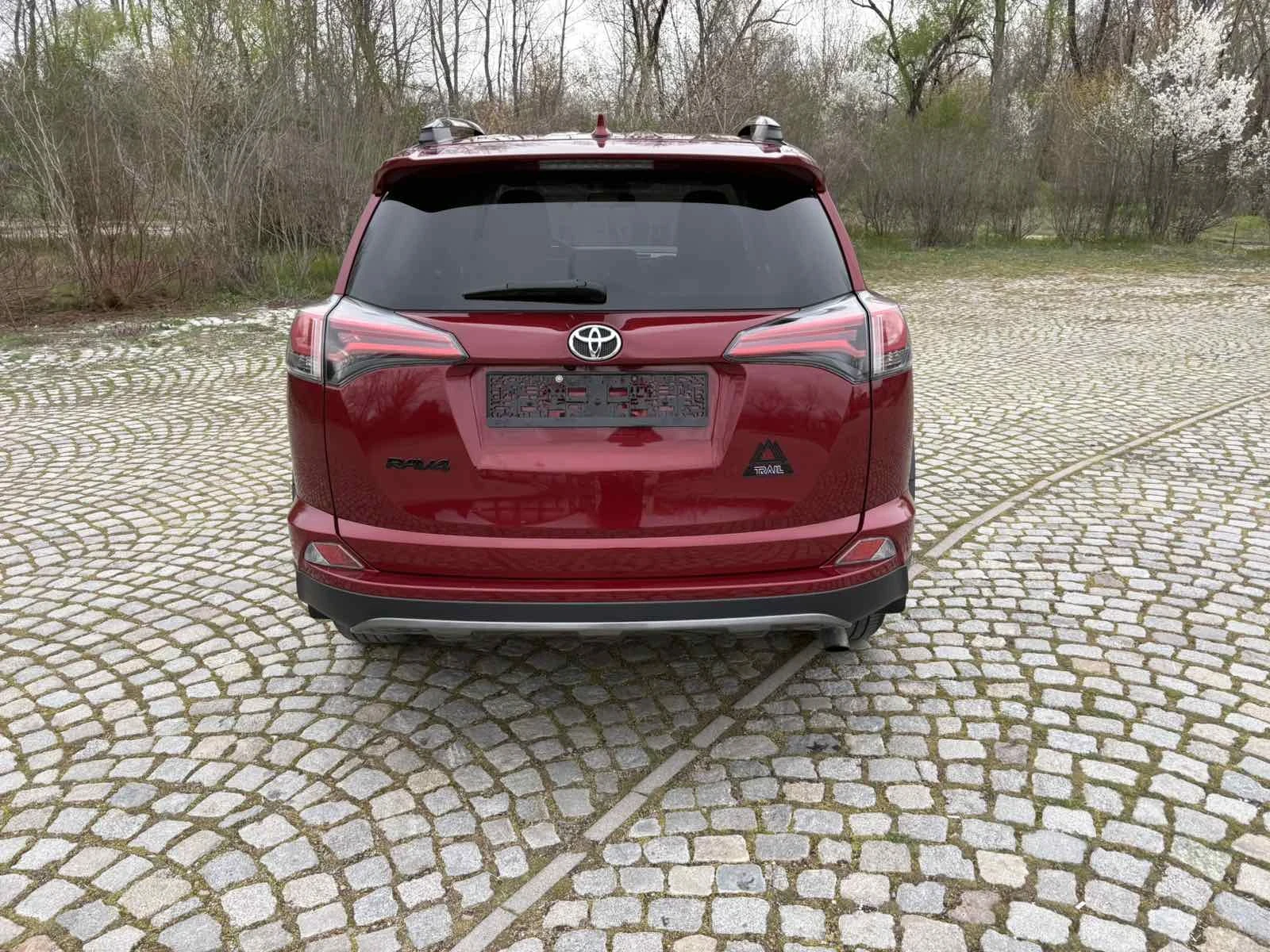 Toyota Rav4 2.5l XLE 4x4 still PLATINUM , снимка 6 - Автомобили и джипове - 54088828