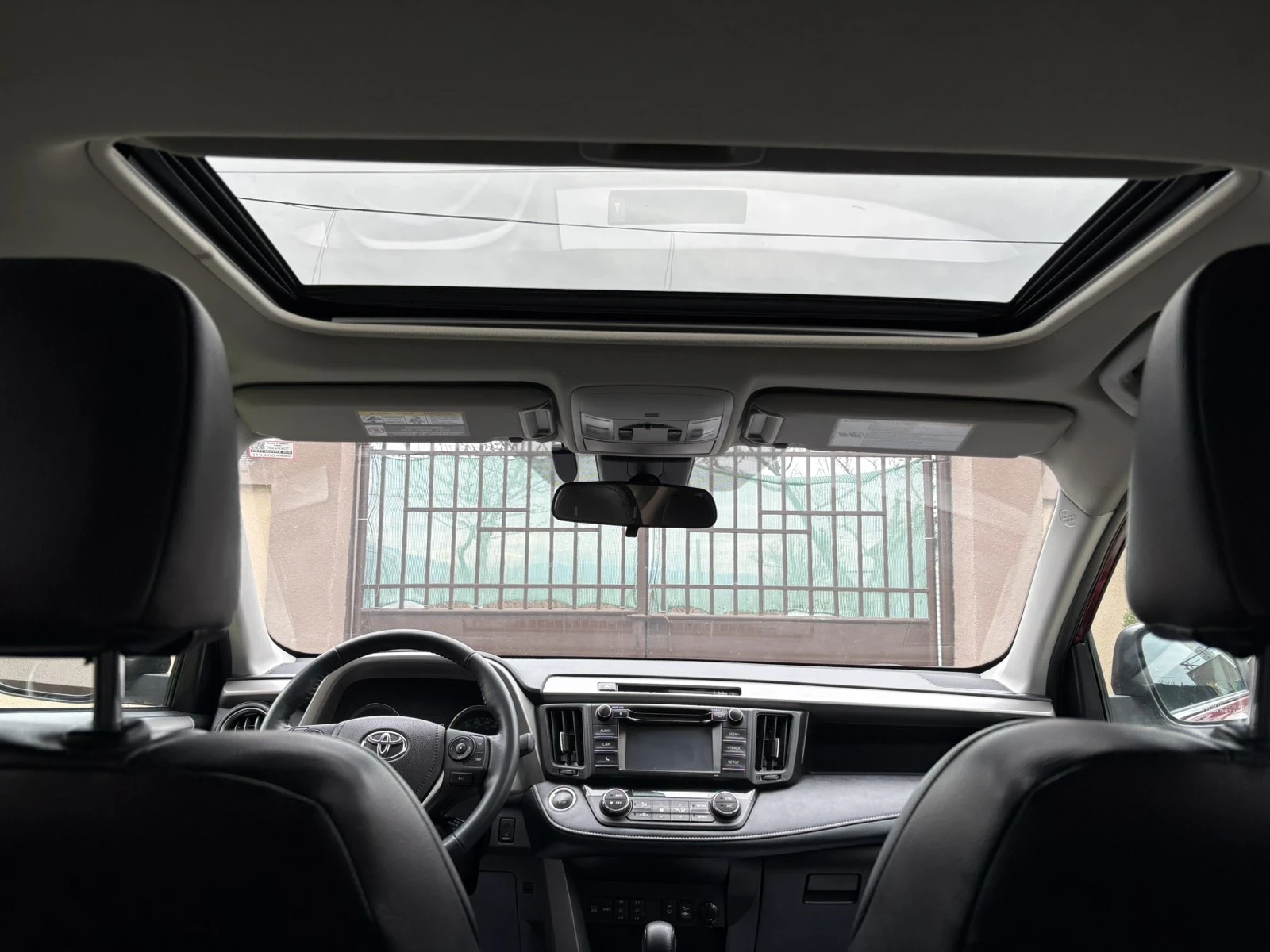 Toyota Rav4 2.5l XLE 4x4 still PLATINUM , снимка 17 - Автомобили и джипове - 54088828