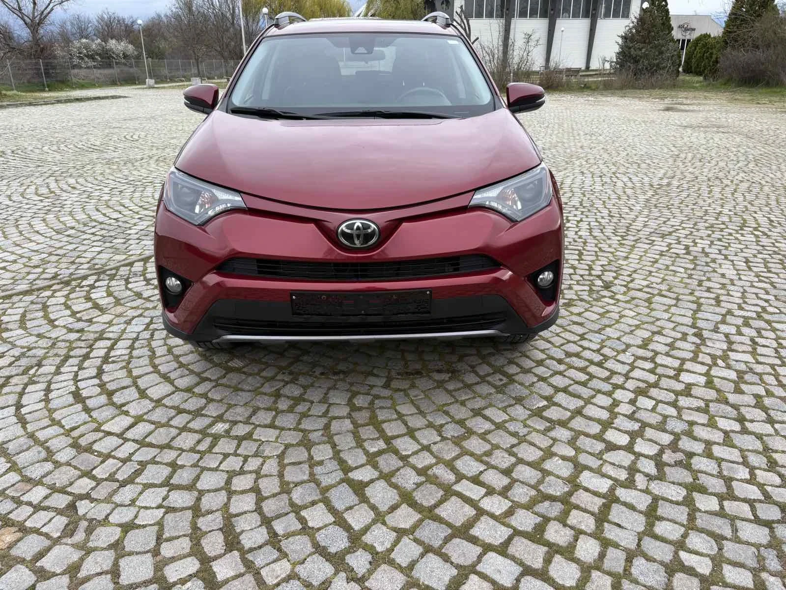 Toyota Rav4 2.5l XLE 4x4 still PLATINUM , снимка 3 - Автомобили и джипове - 54088828