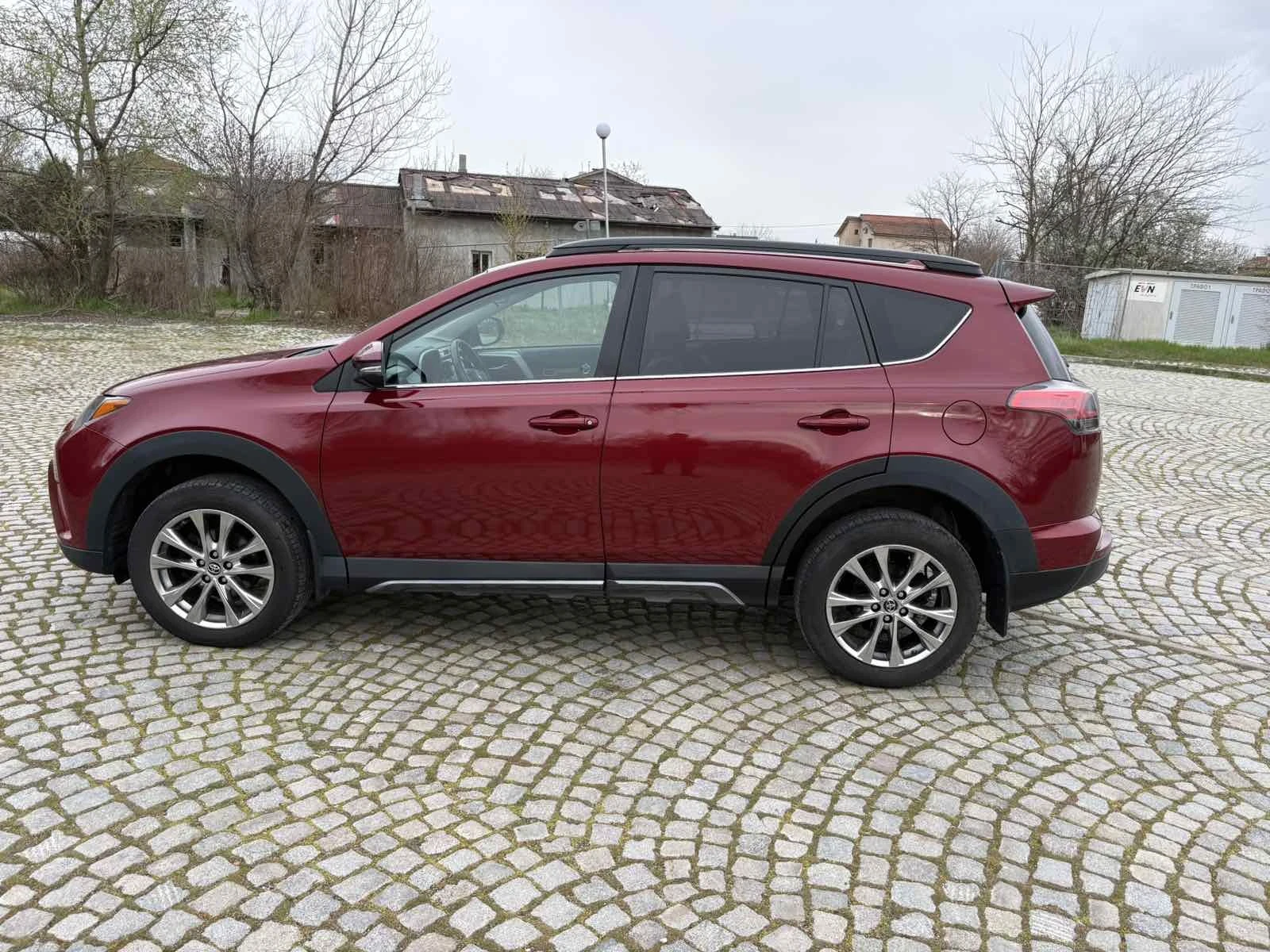 Toyota Rav4 2.5l XLE 4x4 still PLATINUM , снимка 7 - Автомобили и джипове - 54088828