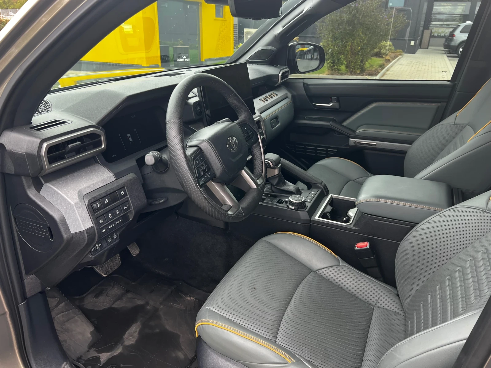 Toyota Tacoma Trailhunter, снимка 5 - Автомобили и джипове - 54823970
