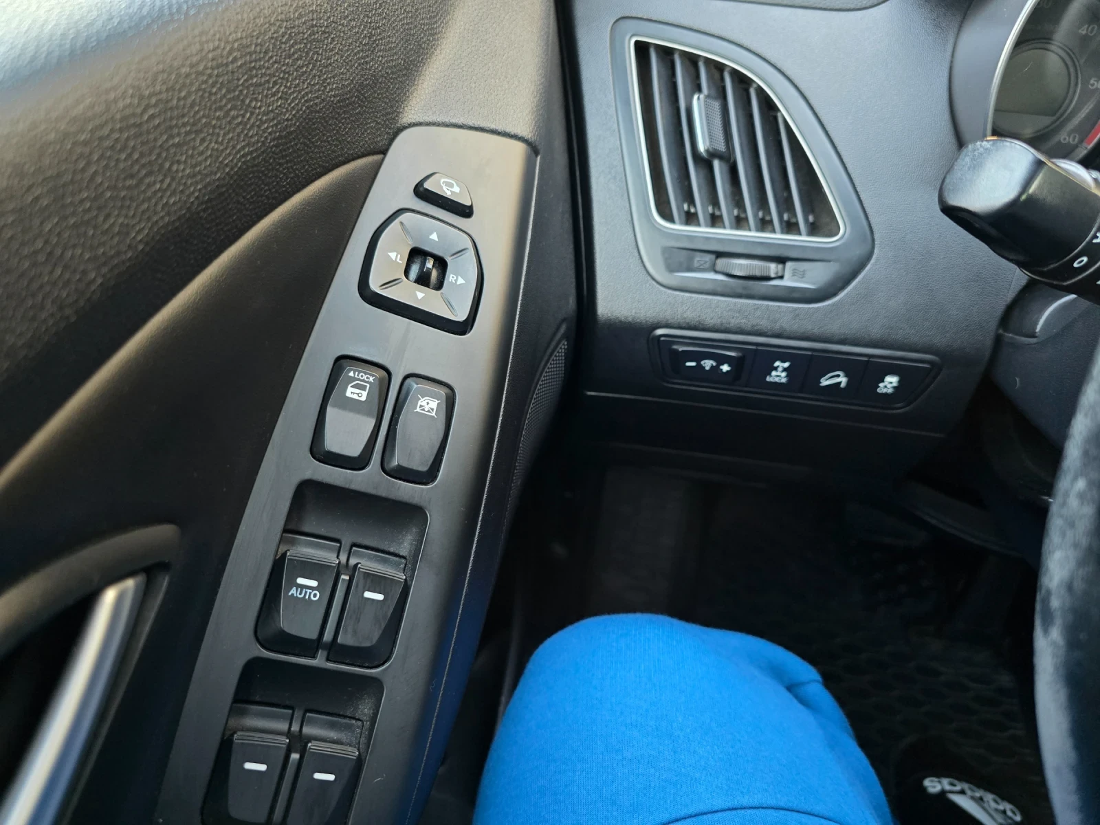 Hyundai IX35, снимка 15 - Автомобили и джипове - 56570014