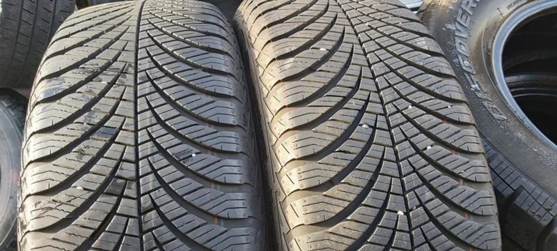 Гуми Зимни 215/60R17, снимка 1 - Гуми и джанти - 31151583