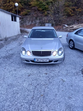Mercedes-Benz E 220, снимка 1