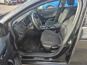 Renault Megane 1.3 TCe 140 EDC - 14061 € / 27500.93 лв. - 92614137 11
