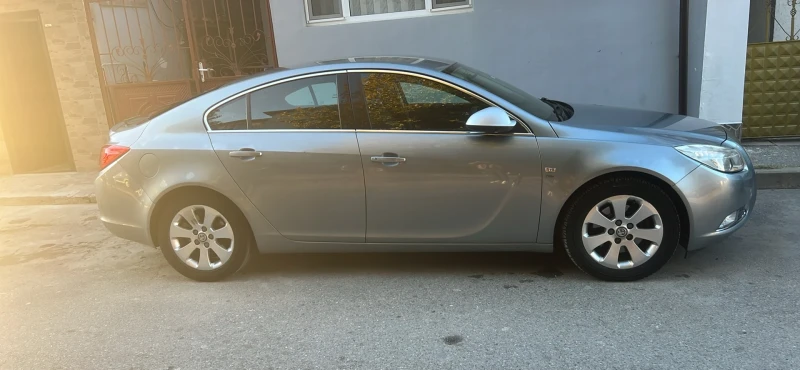 Opel Insignia, снимка 2 - Автомобили и джипове - 49409761