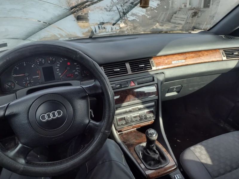 Audi A6 2.5TDI, снимка 4 - Автомобили и джипове - 49059433