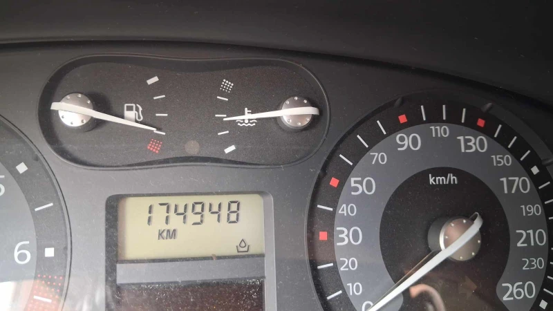 Renault Laguna II, снимка 7 - Автомобили и джипове - 52055437