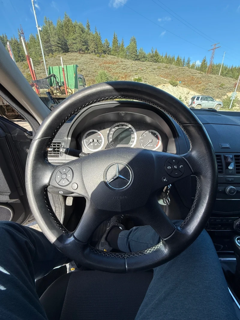 Mercedes-Benz C 200, снимка 4 - Автомобили и джипове - 53123533