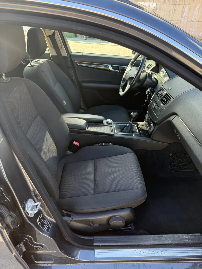 Mercedes-Benz C 200, снимка 15 - Автомобили и джипове - 53123533