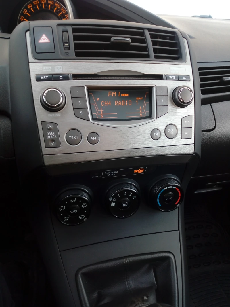 Toyota Verso, снимка 5 - Автомобили и джипове - 53213273