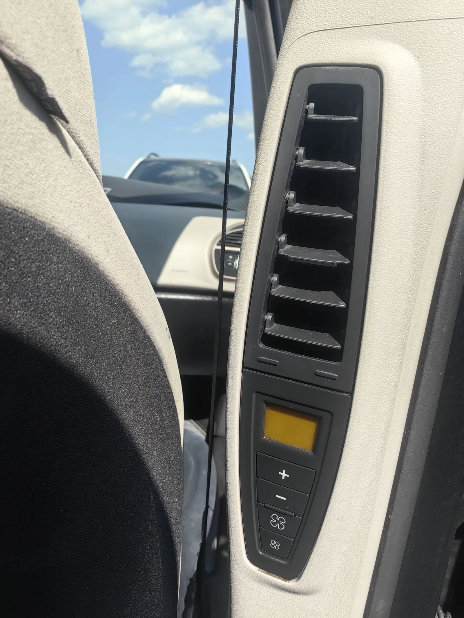 Citroen C4 Picasso 2.0 HDI - изображение 10