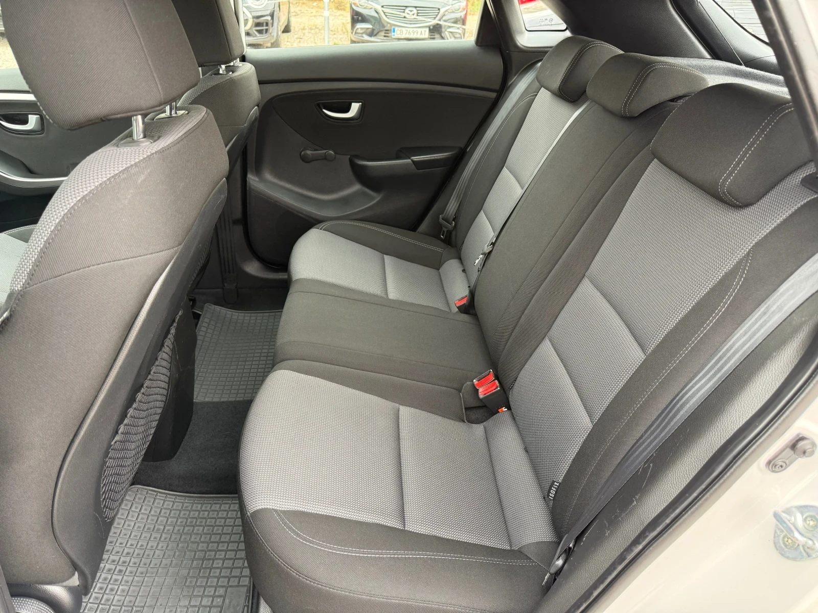 Hyundai I30 1.4i 99HP * * СЕРВИЗНА ИСТОРИЯ* *  - изображение 8