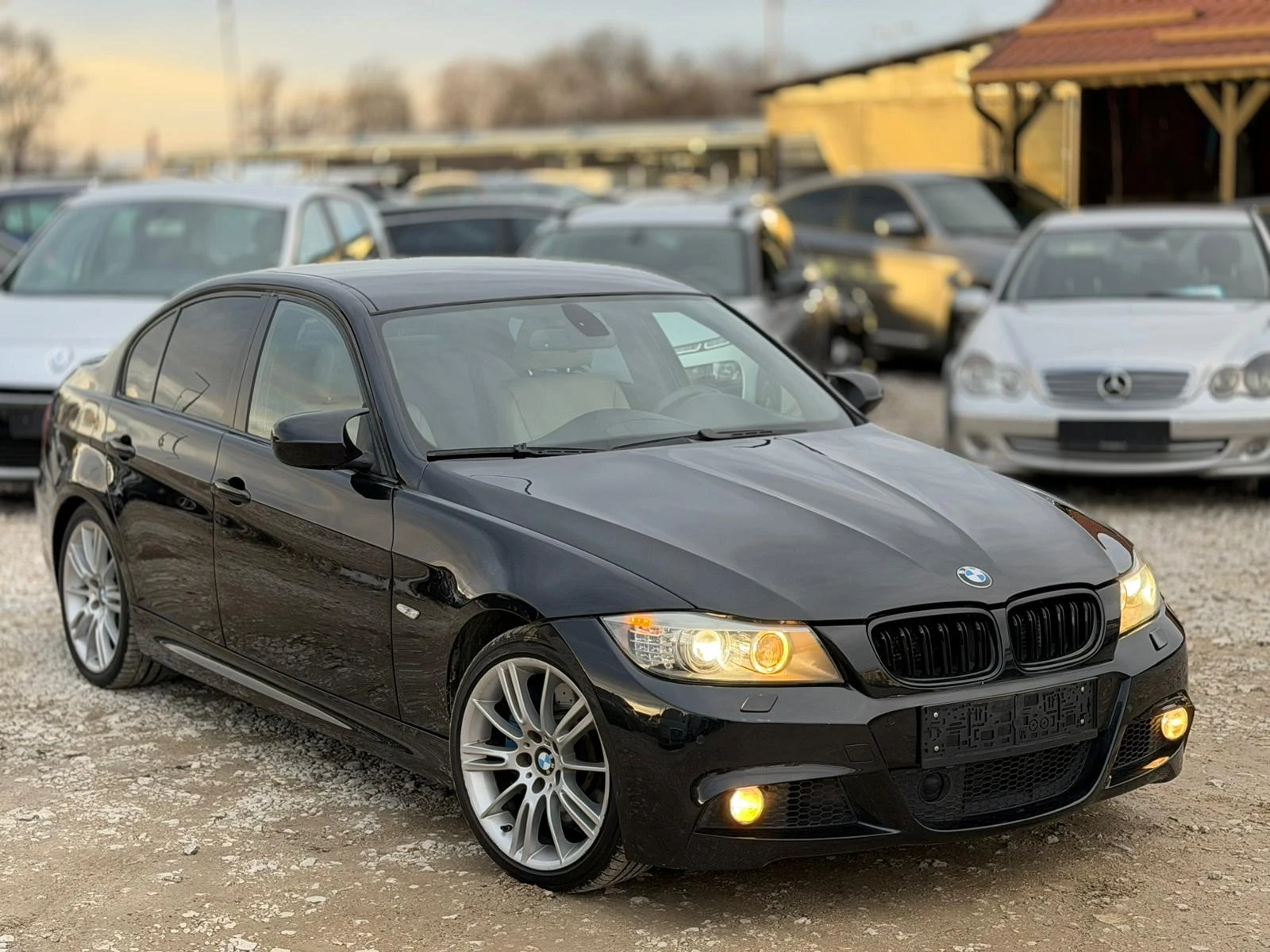 BMW 335 BMW 335 35d CIC* M pack* Keyless* Xenon - изображение 3