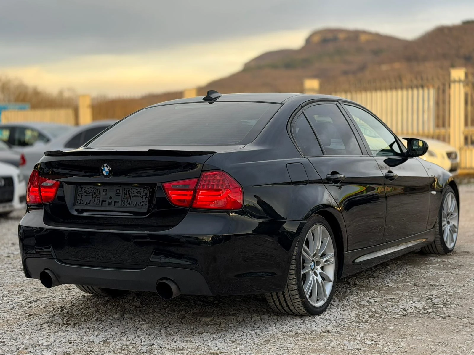 BMW 335 BMW 335 35d CIC* M pack* Keyless* Xenon - изображение 5