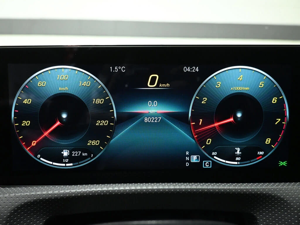 Mercedes-Benz A 220 4MATIC Sedan AWD, снимка 13 - Автомобили и джипове - 53849302