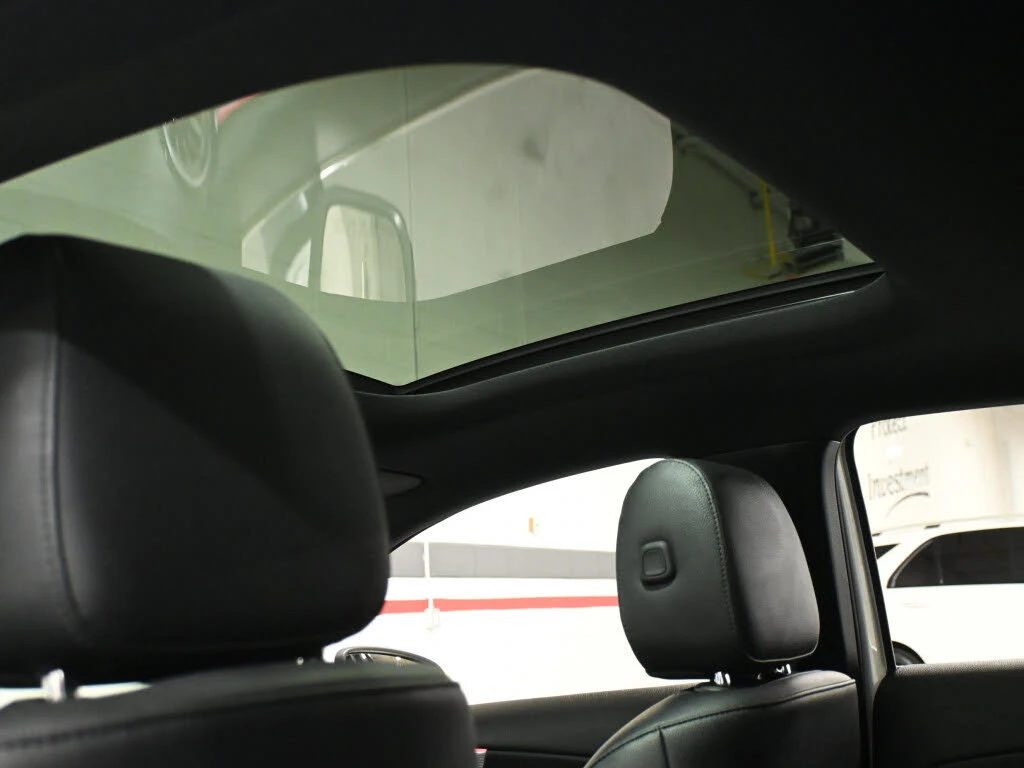 Mercedes-Benz A 220 4MATIC Sedan AWD, снимка 16 - Автомобили и джипове - 53849302