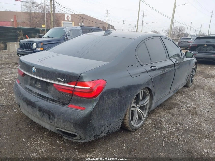 BMW 750 4.4l I xDrive, снимка 4 - Автомобили и джипове - 54094355