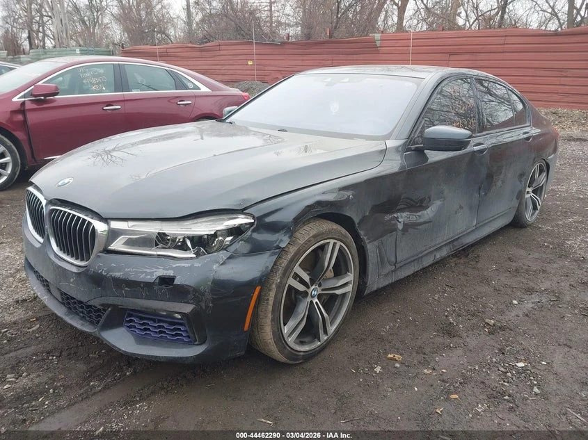 BMW 750 4.4l I xDrive, снимка 2 - Автомобили и джипове - 54094355