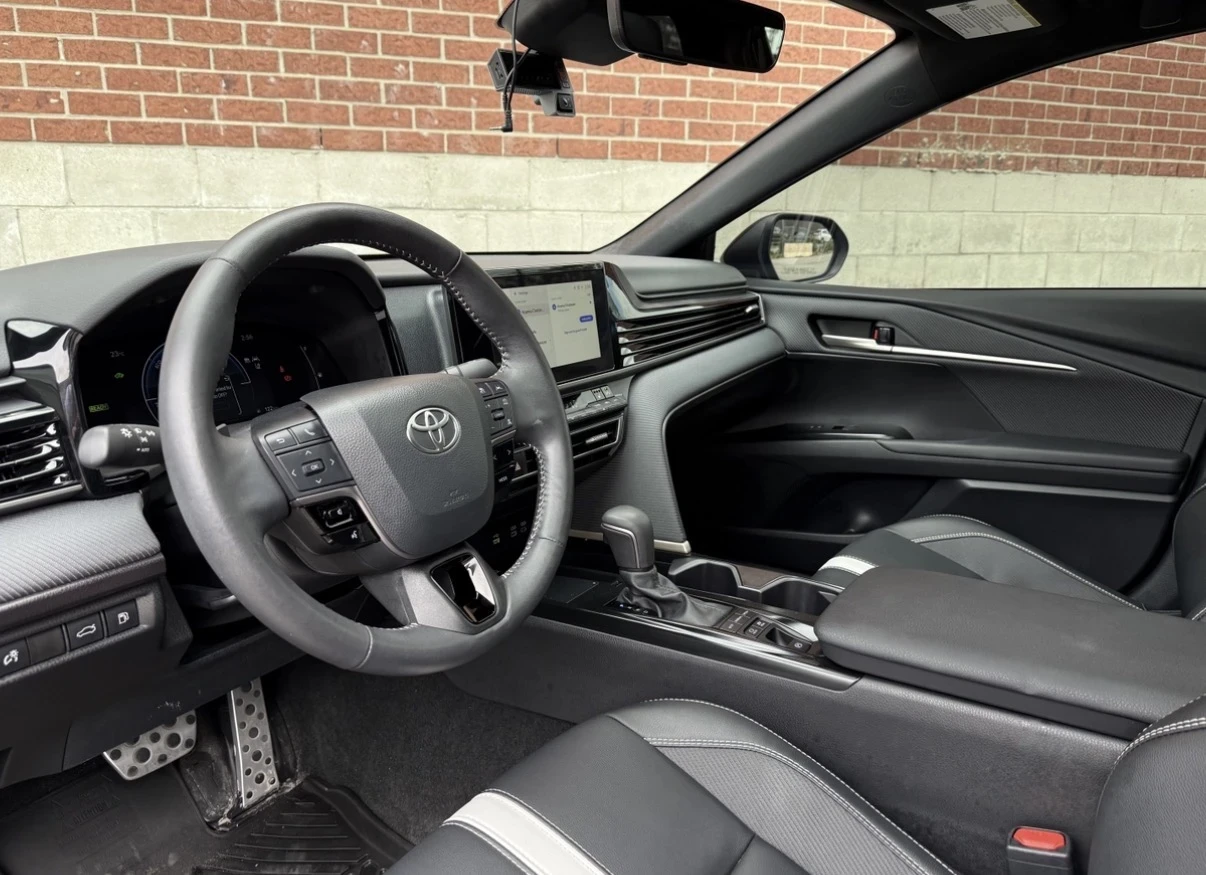 Toyota Camry SE UPGRADE * ПОДГРЕВ * КАМЕРА * BLIND SPOT * , снимка 6 - Автомобили и джипове - 55060336