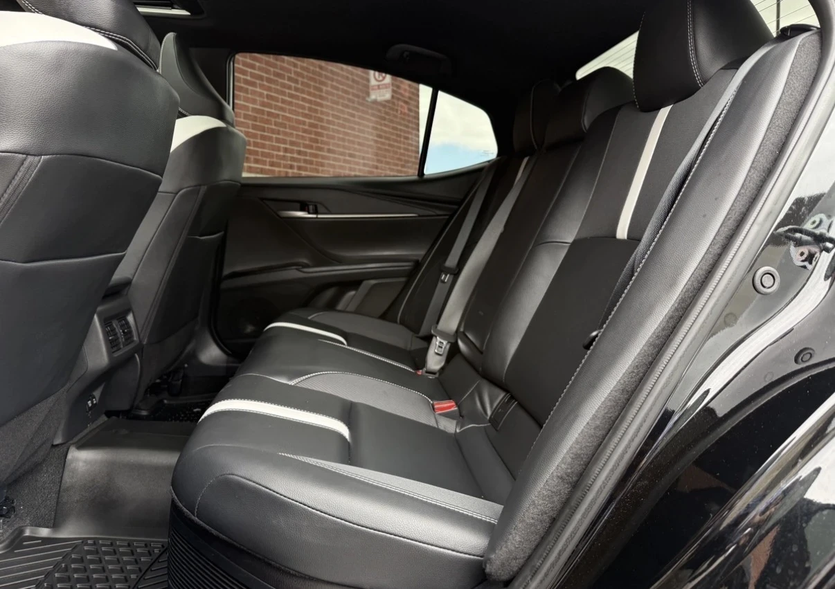 Toyota Camry SE UPGRADE * ПОДГРЕВ * КАМЕРА * BLIND SPOT * , снимка 9 - Автомобили и джипове - 55060336