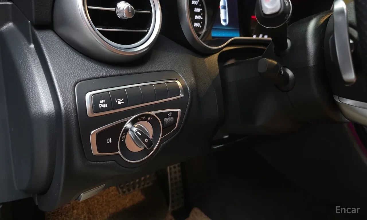 Mercedes-Benz C 220 d 4MATIC | AIRMATIC | AMG ПАКЕТ | DISTRONIC | 360, снимка 13 - Автомобили и джипове - 55453114