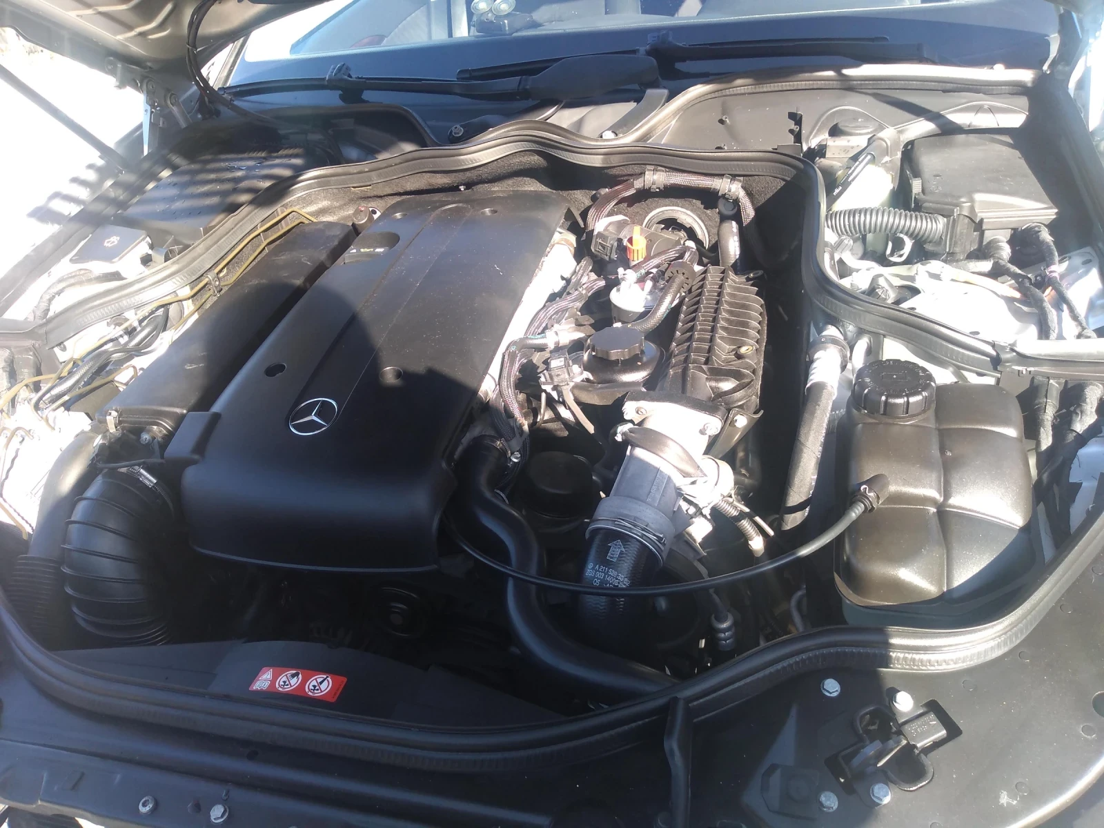 Mercedes-Benz E 220, снимка 7 - Автомобили и джипове - 55524459