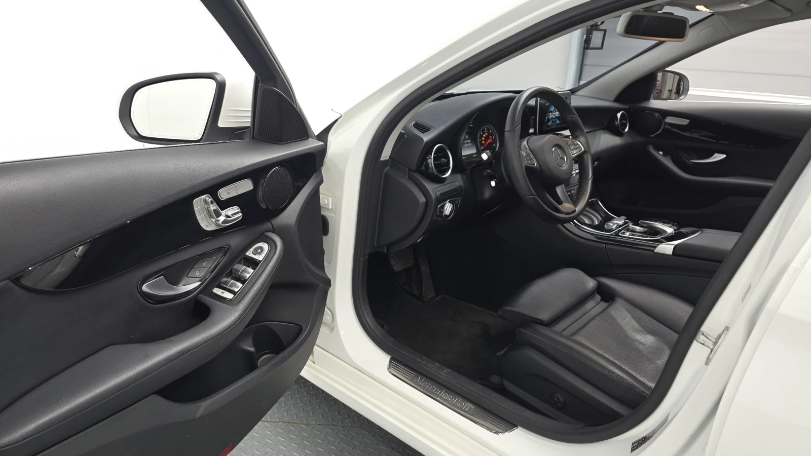 Mercedes-Benz C 200 d* ЛЮК* КРАЙНА ЦЕНА, снимка 10 - Автомобили и джипове - 55591310