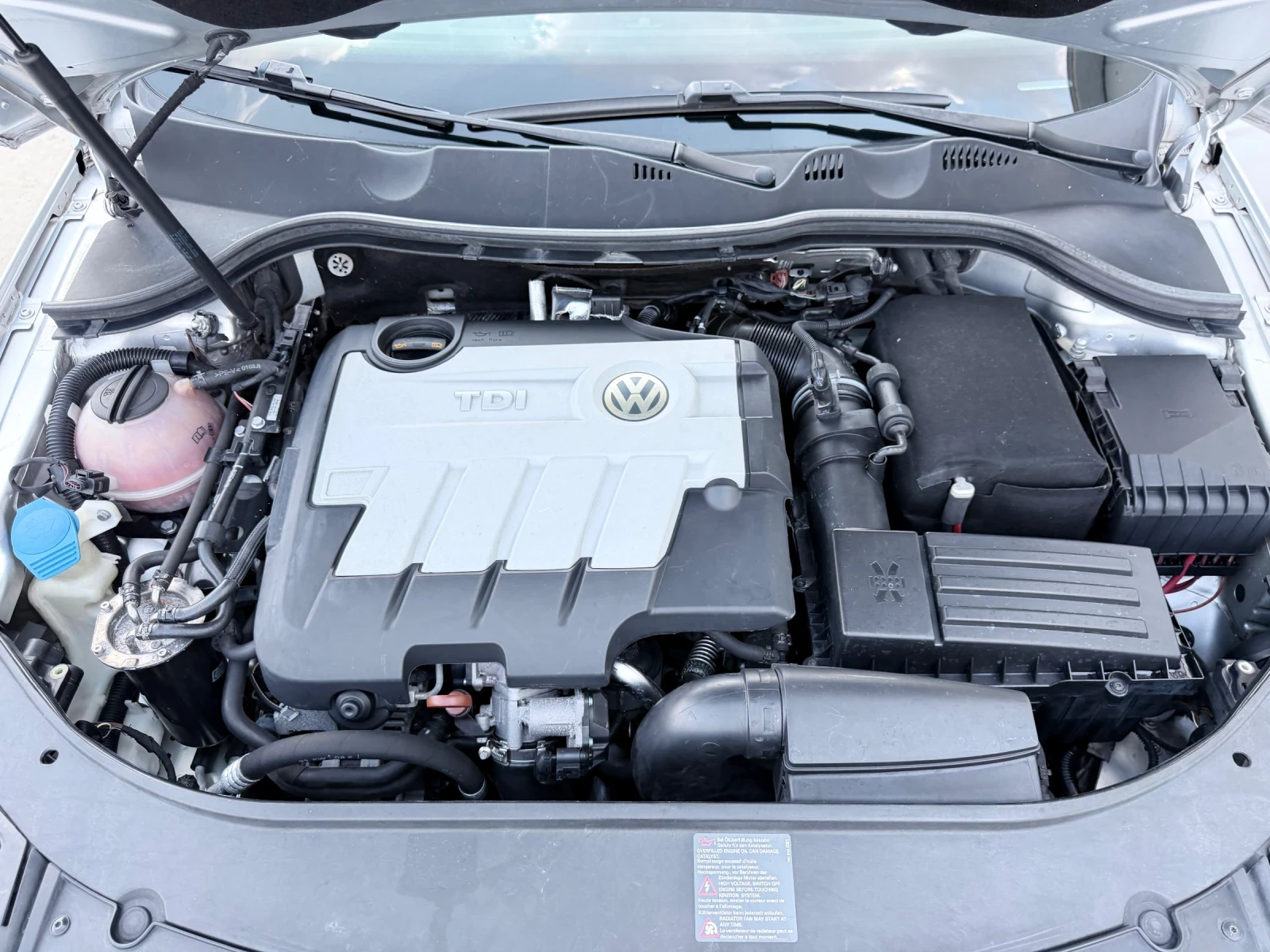 VW Passat 2.0tdi 140k.c* Highline* Common-Rail* * UNIKAT* , снимка 17 - Автомобили и джипове - 55597818