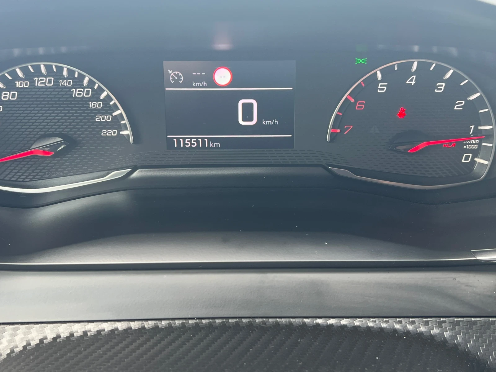 Peugeot 208 1.2, снимка 12 - Автомобили и джипове - 56099654