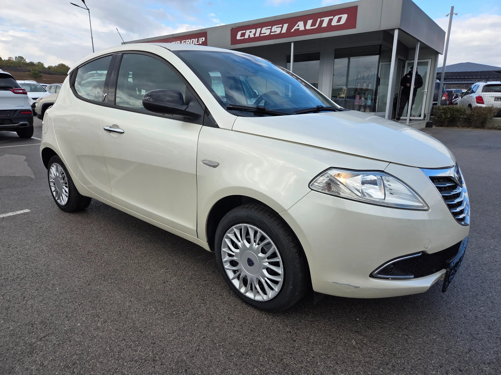 Lancia Ypsilon 1.2 , снимка 3 - Автомобили и джипове - 56617004