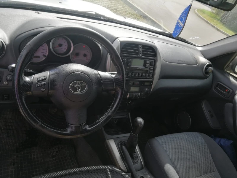 Toyota Rav4 2.2D-4D / Face, снимка 12 - Автомобили и джипове - 47112511