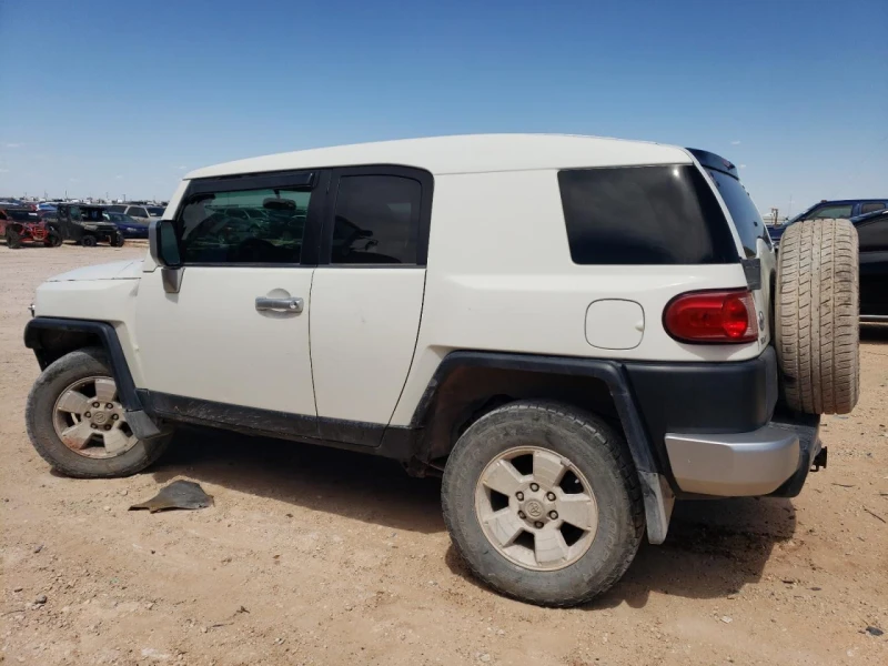 Toyota Fj cruiser СЕРВИЗНА ИСТОРИЯ, снимка 5 - Автомобили и джипове - 48736547