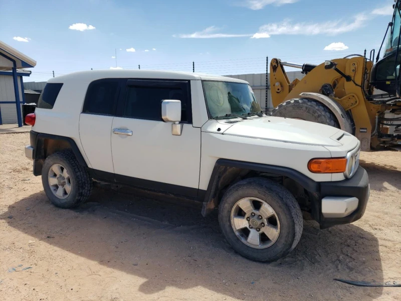 Toyota Fj cruiser СЕРВИЗНА ИСТОРИЯ, снимка 1 - Автомобили и джипове - 48736547