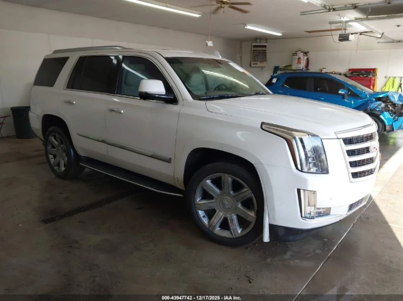 Cadillac Escalade LUXURY, снимка 2 - Автомобили и джипове - 53275341