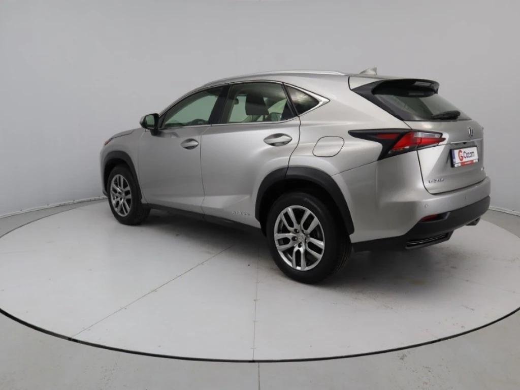 Lexus NX 300h  - изображение 6