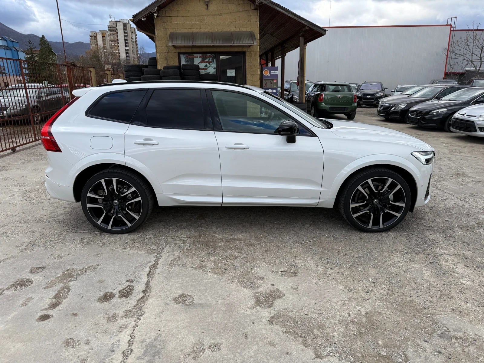 Volvo XC60 2.0hybrid R-design - изображение 5