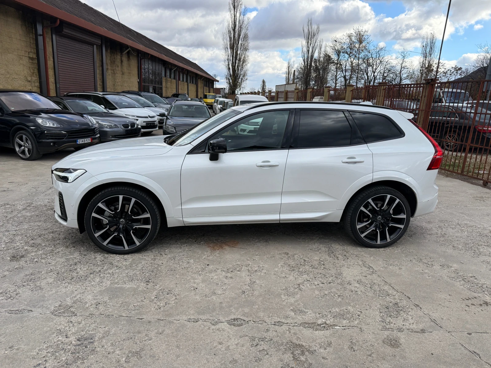 Volvo XC60 2.0hybrid R-design - изображение 6