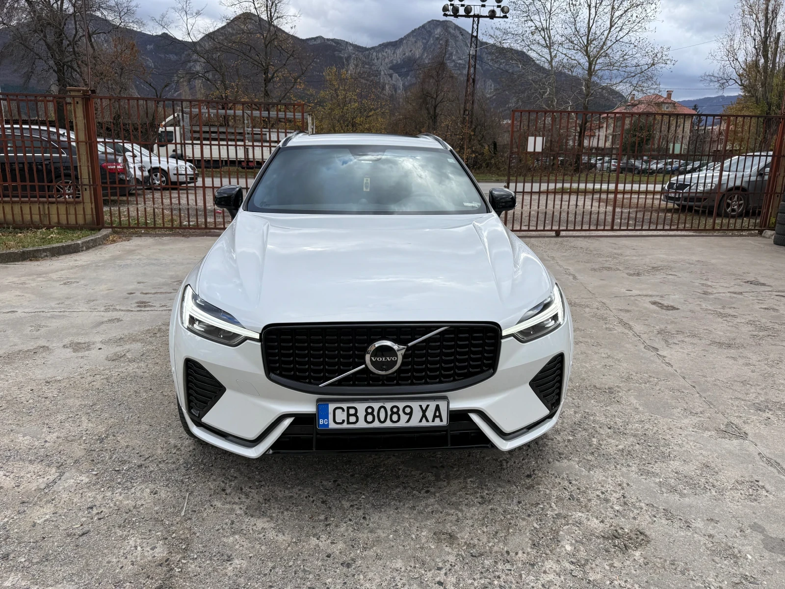 Volvo XC60 2.0hybrid R-design - изображение 3