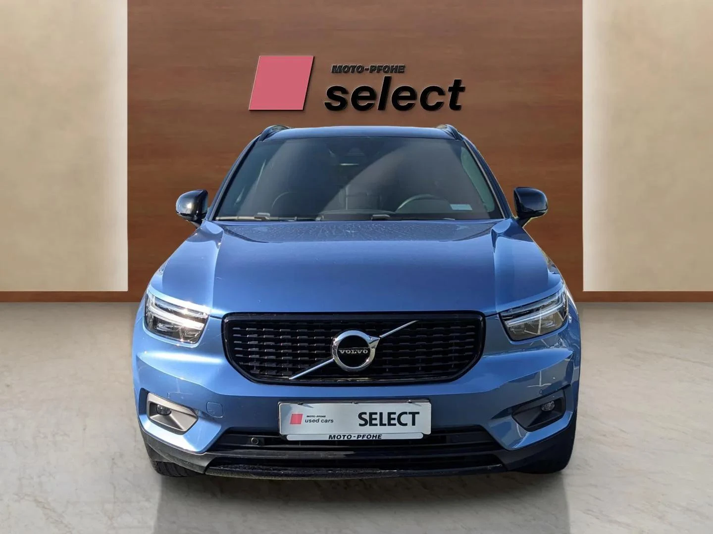 Volvo XC40 2.0 - изображение 6