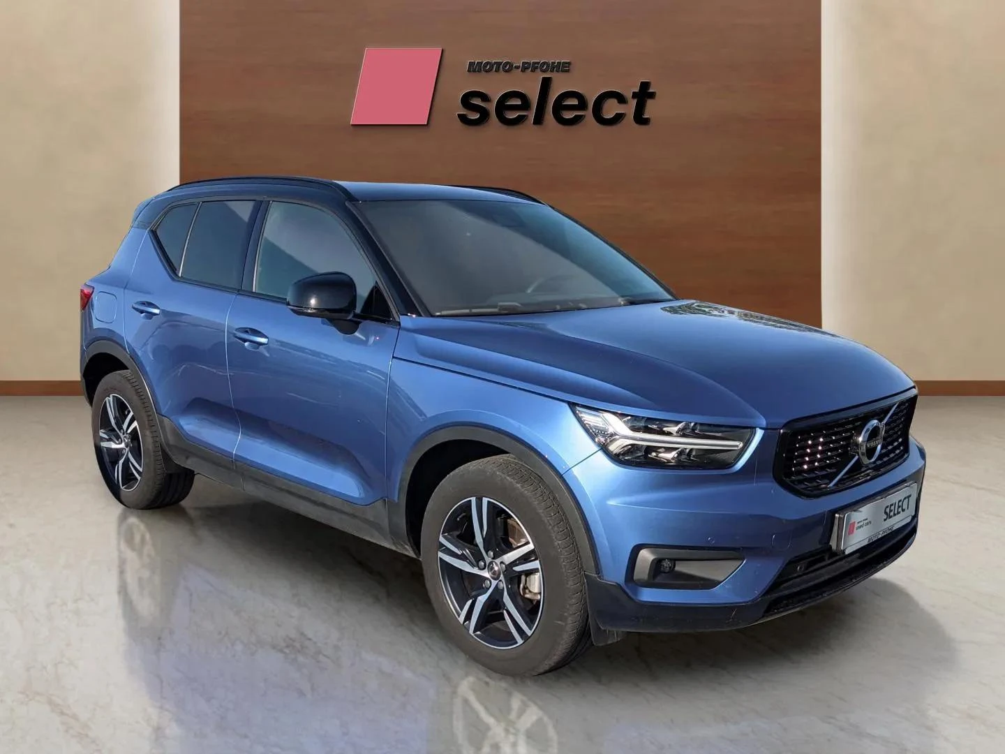 Volvo XC40 2.0 - изображение 5