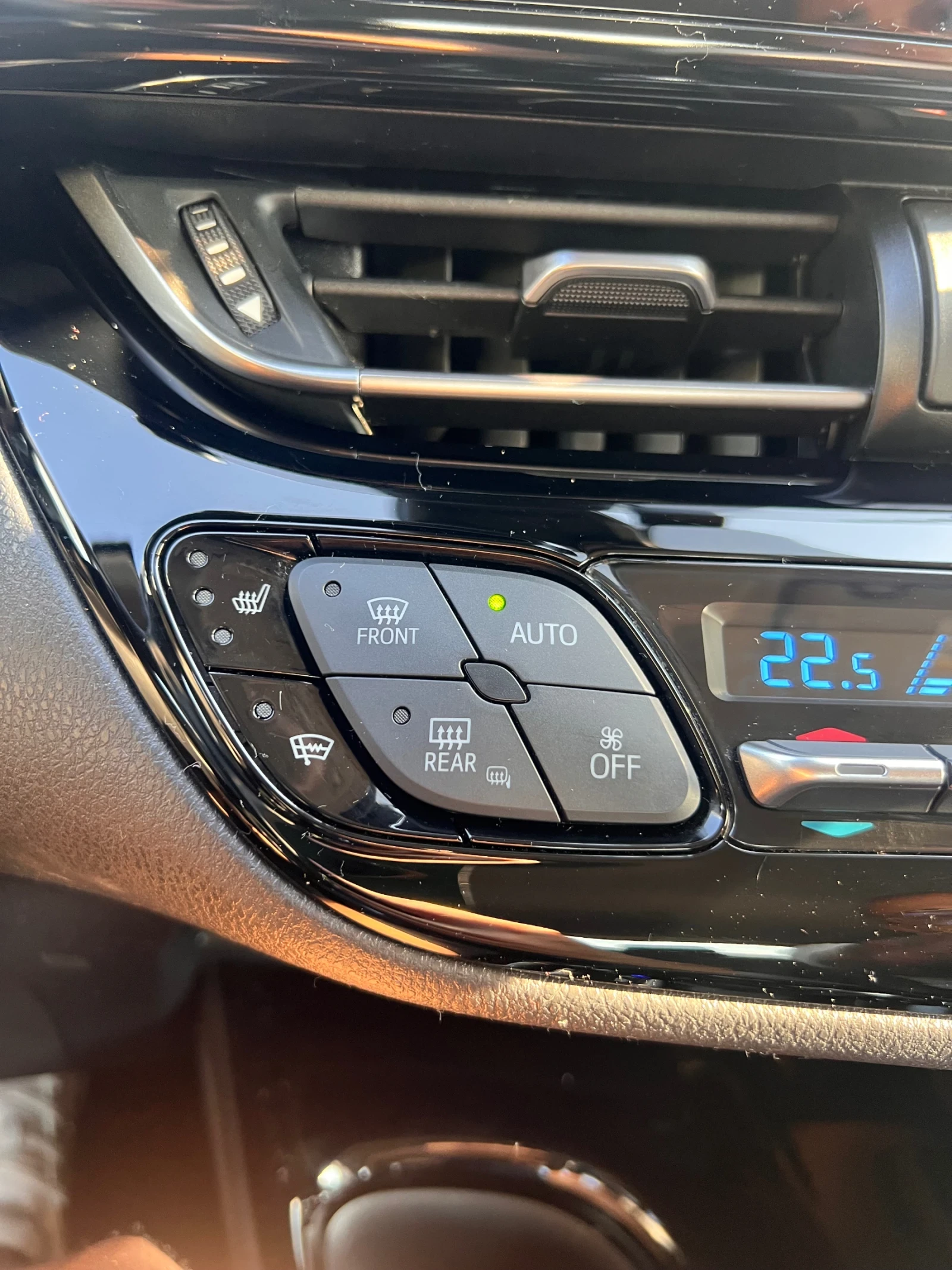 Toyota C-HR 2.0i* ПОДГРЕВ* Подгрев волан* Keyless* ГАРАНЦИЯ - изображение 8