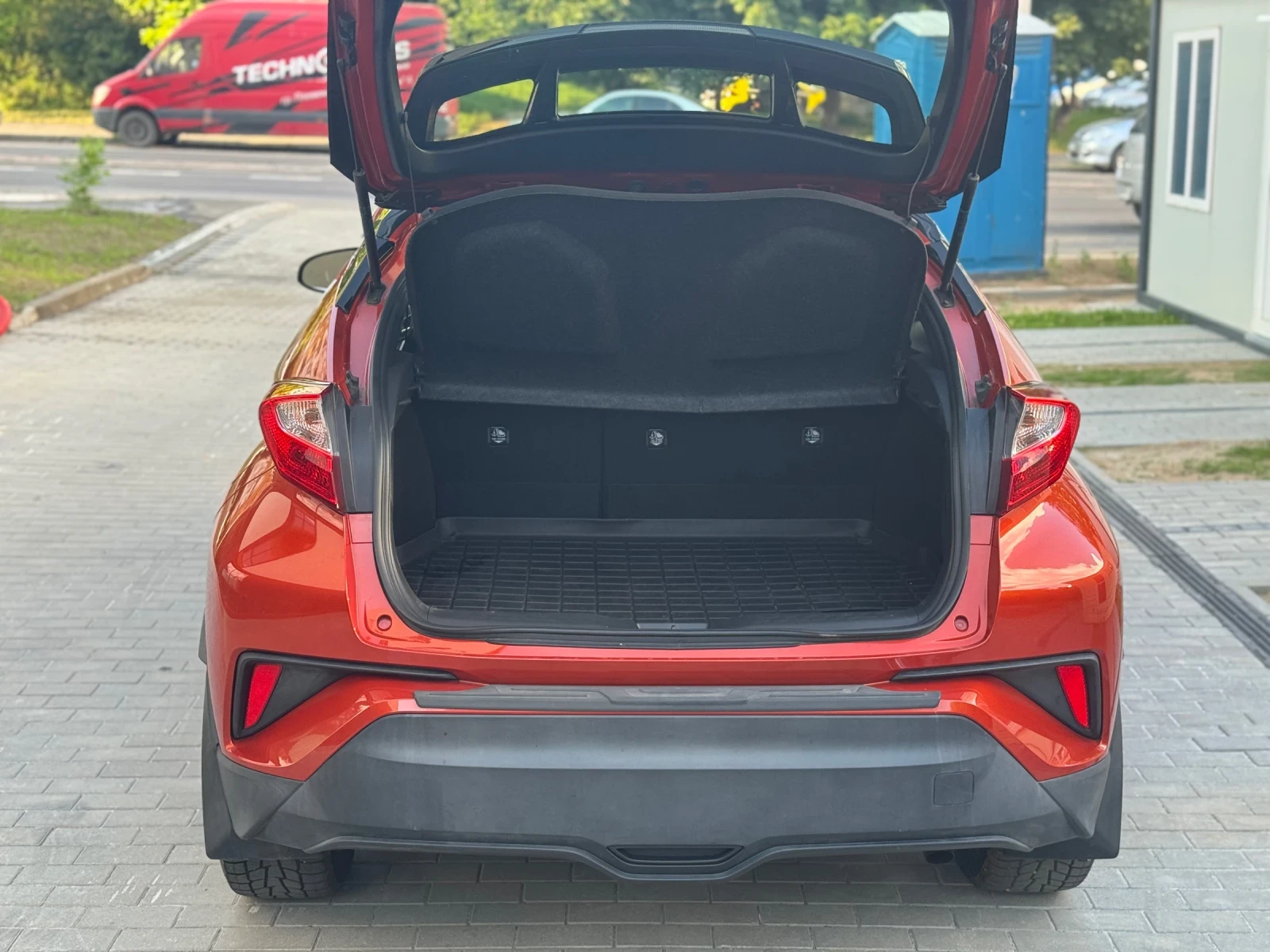 Toyota C-HR 2.0i PREMIUM-Подгрев волан-Камера-Keyless-57000км - изображение 5