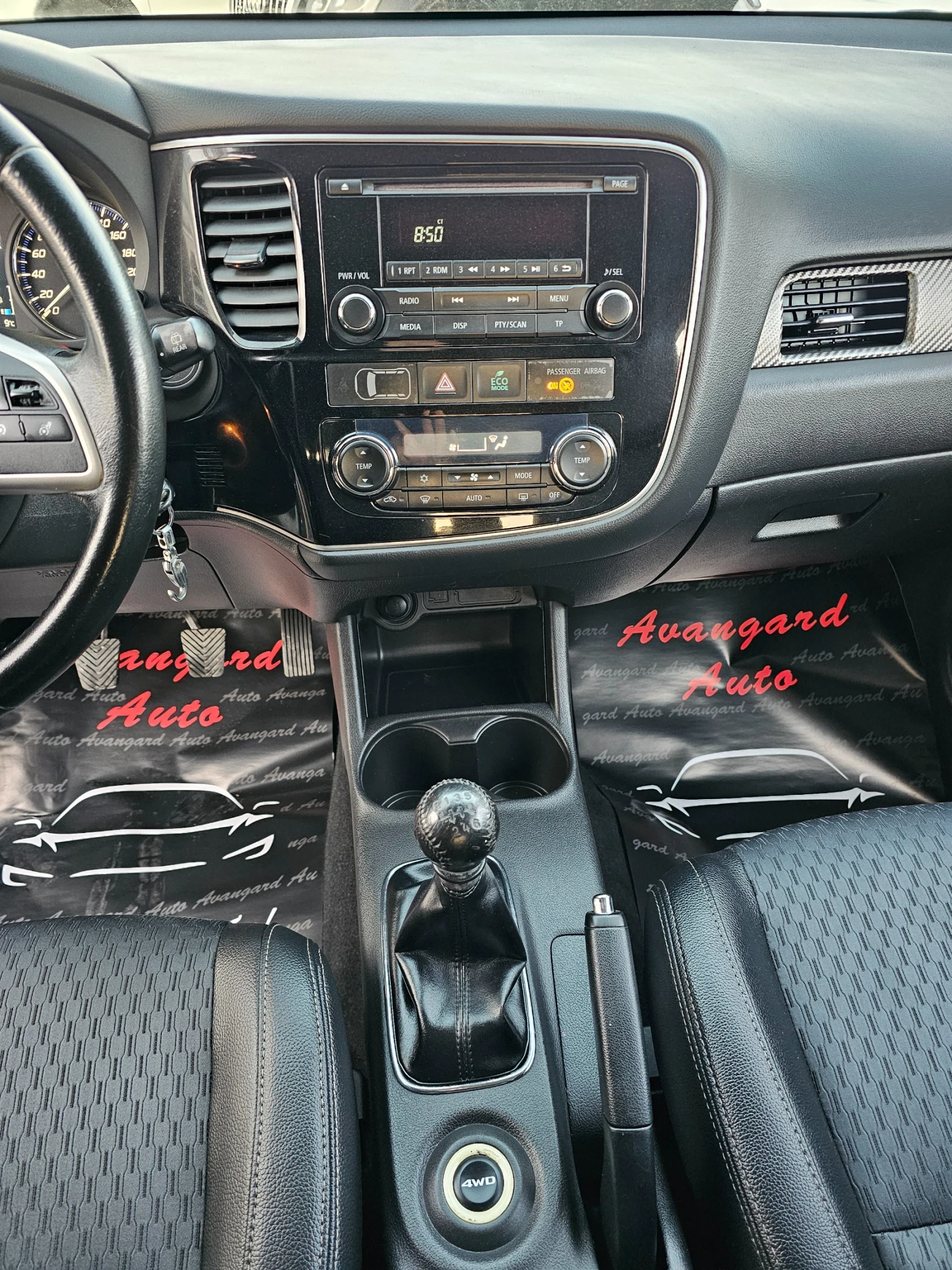 Mitsubishi Outlander 2.2DI-D, 150к.с., 4х4 , снимка 11 - Автомобили и джипове - 53880505