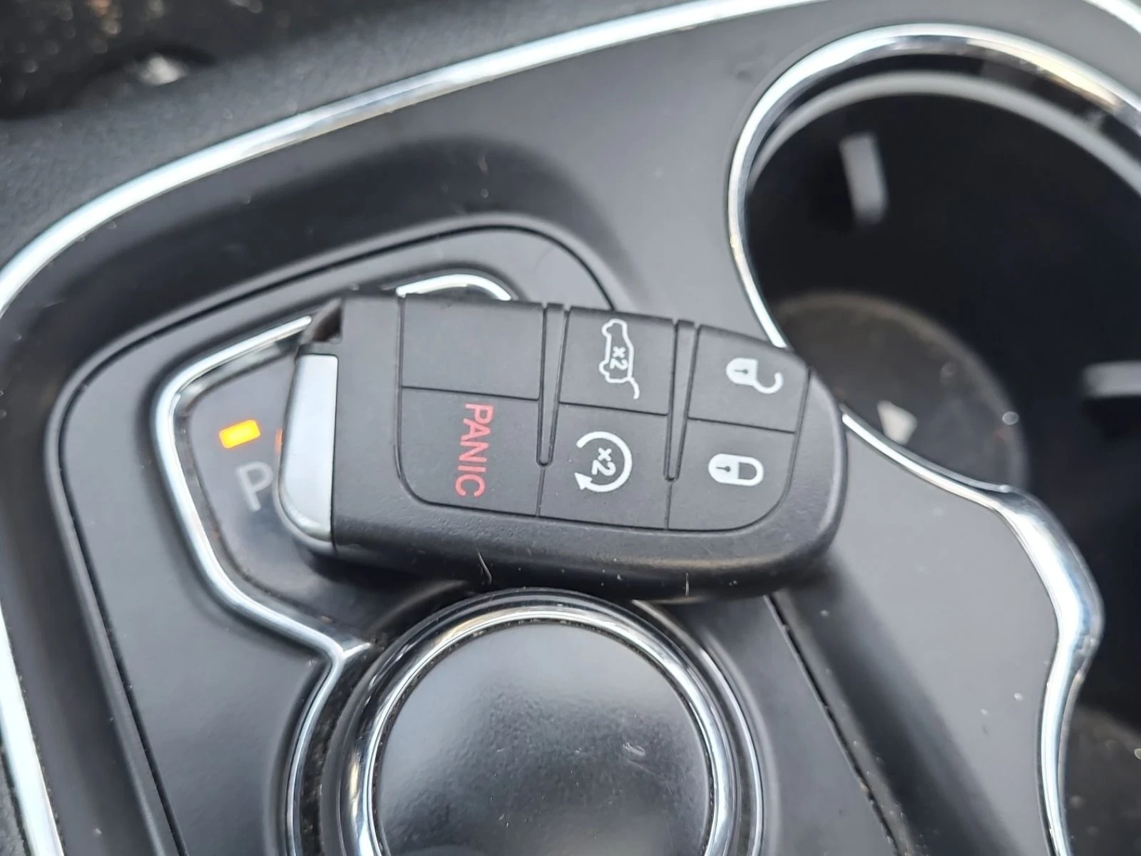 Dodge Durango R/T* HEMI* �������* �����* CarPlay* Keyless* HUD | Mobile.bg � ����������� 9